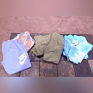 Nike Girls outfit sets